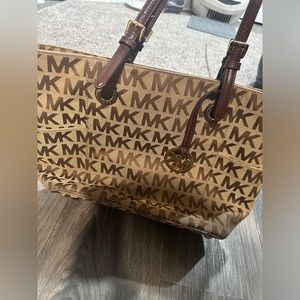 Michael kors purse